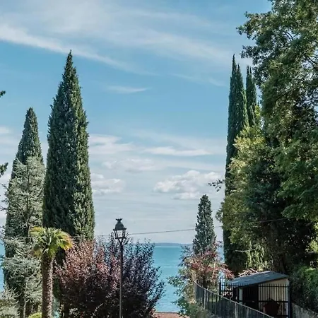 Emma Garda Apartment