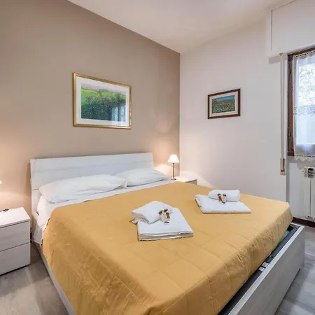 Emma Garda Apartment